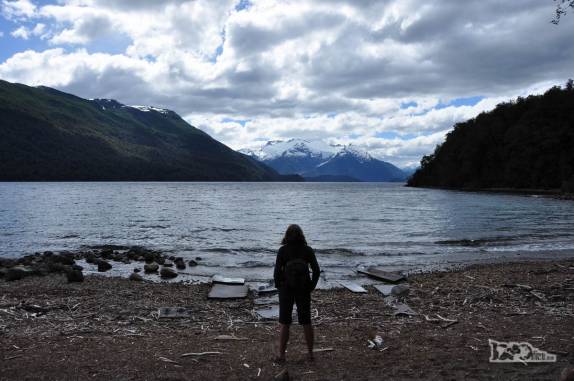 Praia do Lago Menendez, observando o glaciar Torrecillas, no Parque Nacional Los Alerces, ao norte de Trevelin, na patagônia argentina